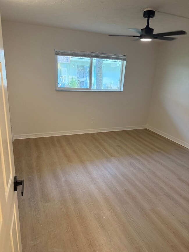 Building Photo - Beautiful Beachside Condo in the Heart of Ormond Beach  $1300