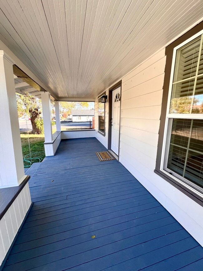 Building Photo - Non-Refundable & Security Deposit Total: $1525.00