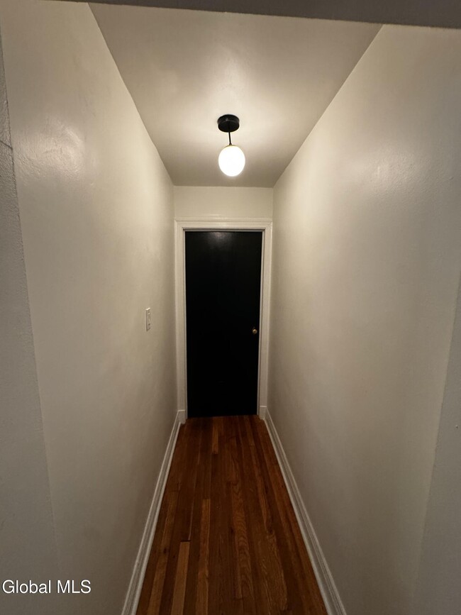 Building Photo - 612 Union St