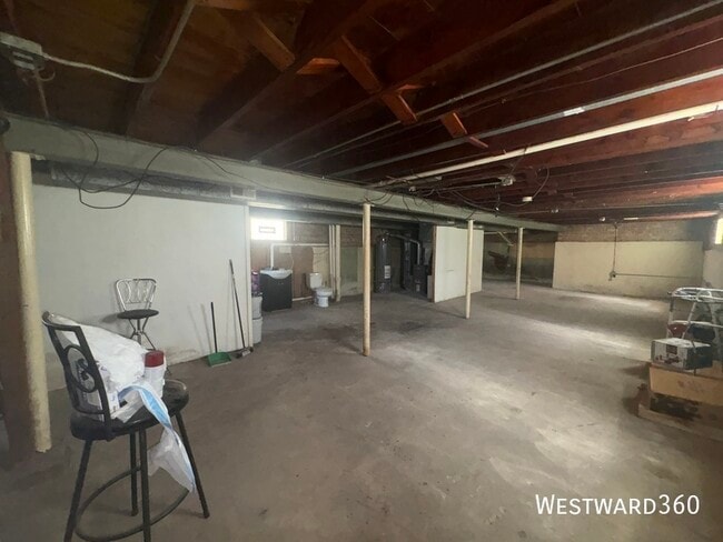 Building Photo - 13820 S Tracy-