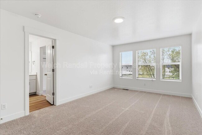 Building Photo - 1041 N 200 W