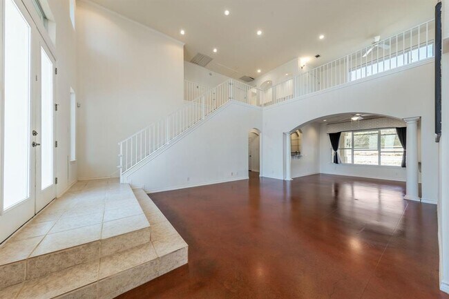Building Photo - 1704 Randolph Ridge Trail