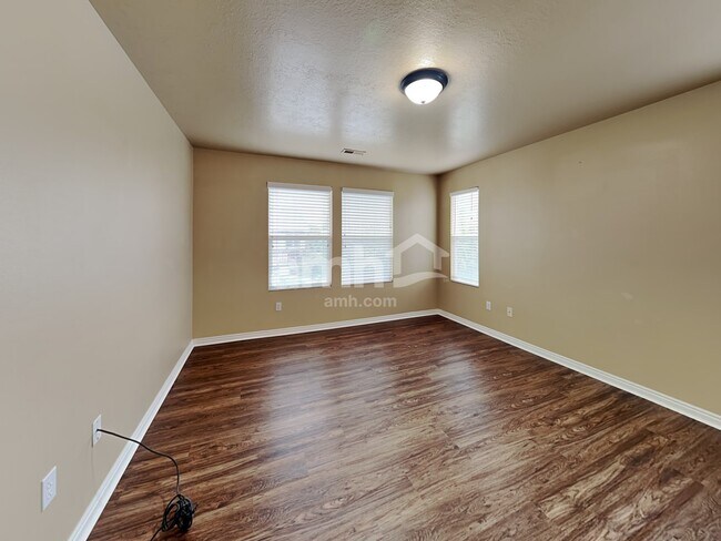 Building Photo - 14064 S Rosaleen Ln