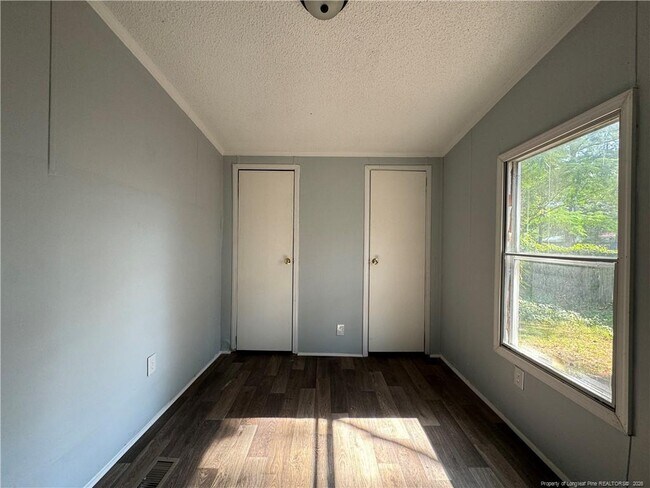 Building Photo - 511 Inverary Dr