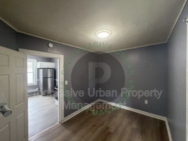 Building Photo - 4144 Hyde Ave