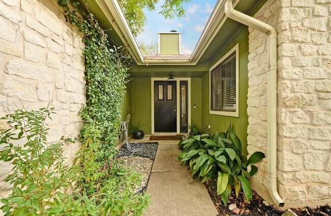 Building Photo - 7811 Finch Trail