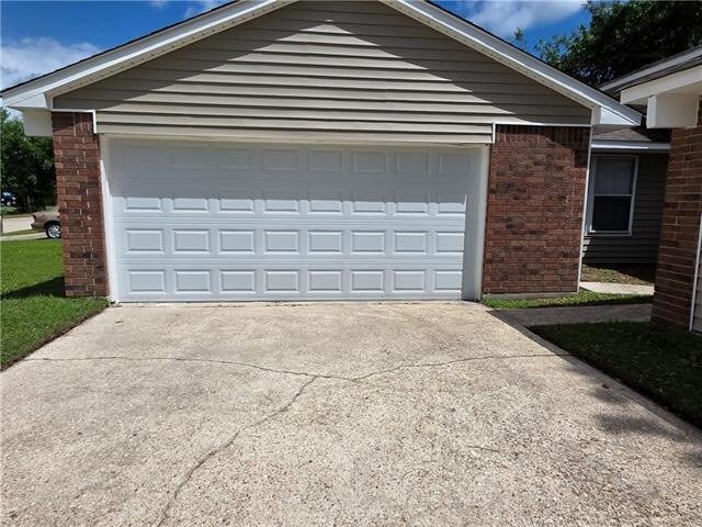 Building Photo - 111 Heather Dr
