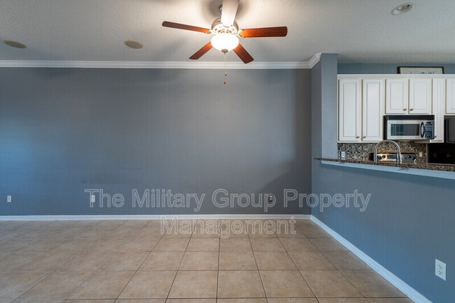 Building Photo - 9777 Summer Grove Way W