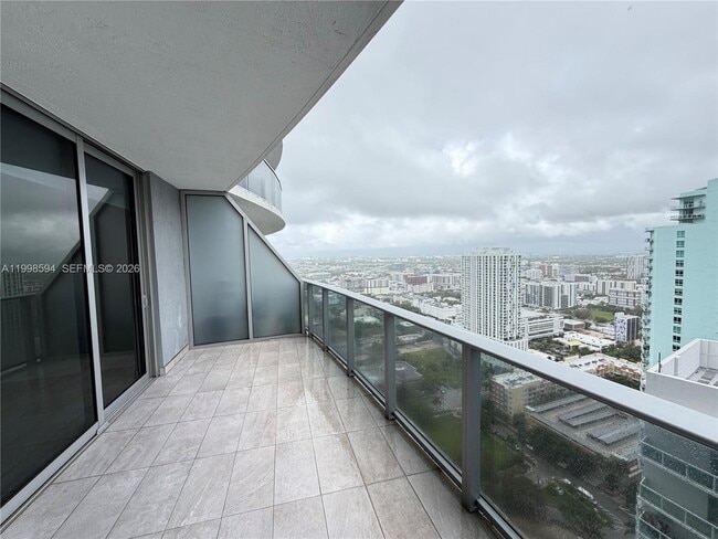 Building Photo - 488 NE 18th St