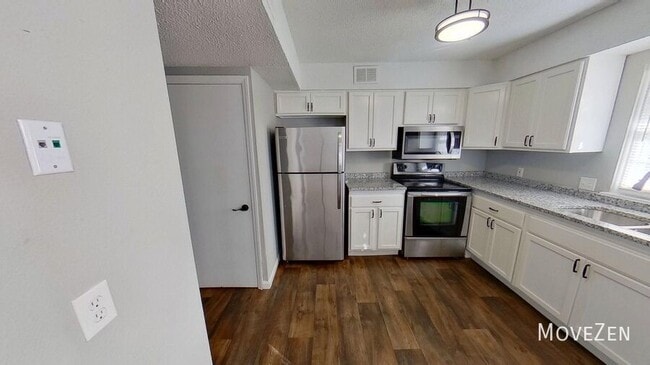 Building Photo - 422 Muirs Chapel Rd