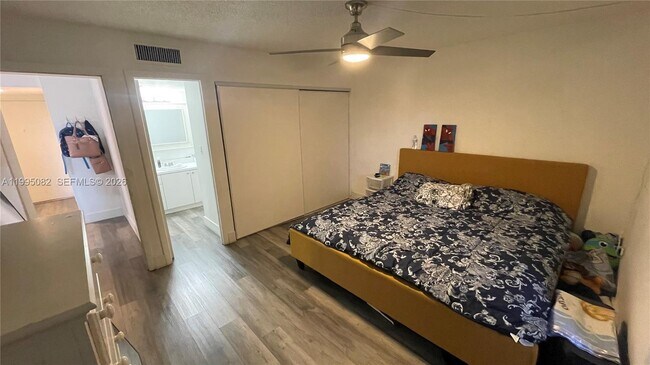 Building Photo - 10801 SW 109th Ct