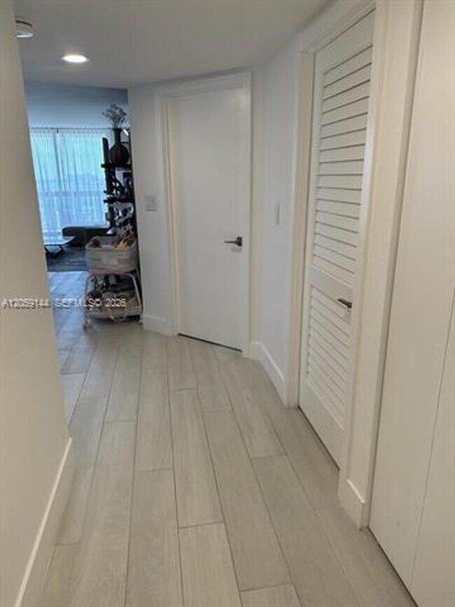 Building Photo - 2333 Brickell Ave