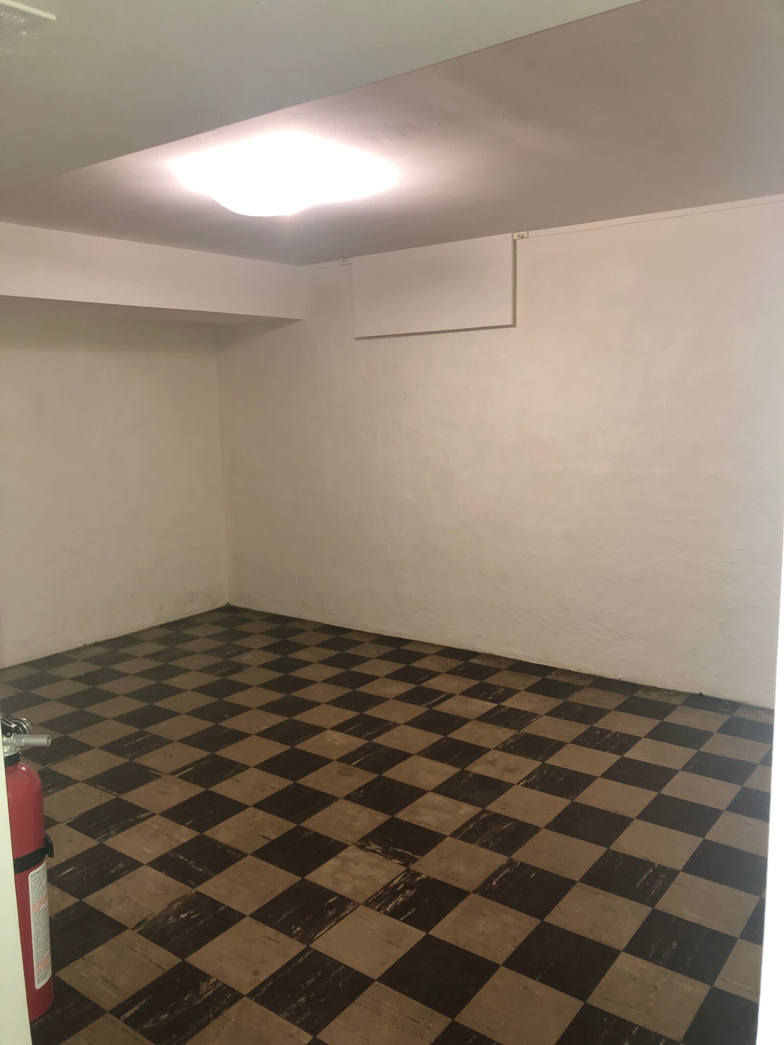 Basement room 1 - 2792 Colonial Ave SW