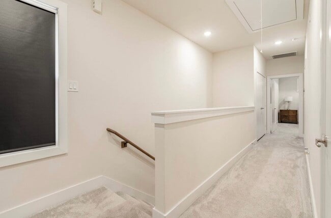 Building Photo - 10211 Las Nubes Ave