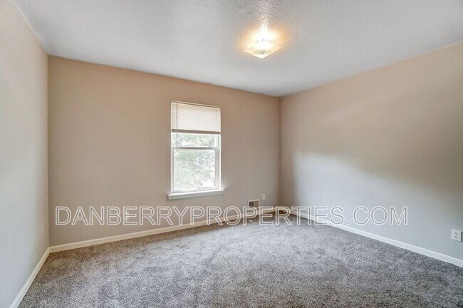 Building Photo - 3612 Willow Run Dr