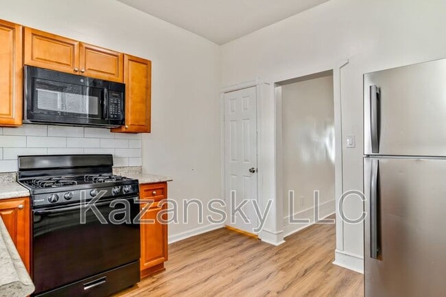 Building Photo - 4808 N Franklin St