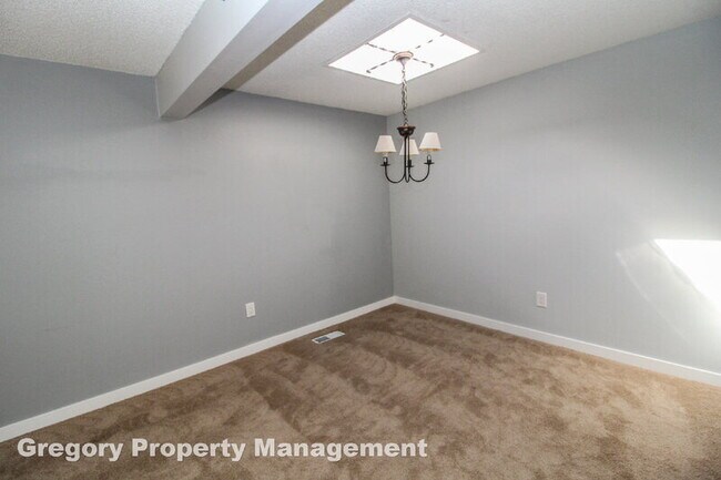 Building Photo - 9907 NE 124th St