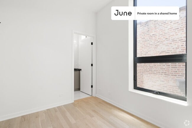 Building Photo - 2122 S Hoyne Ave