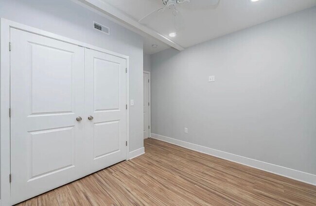 Building Photo - 2031 S 19th St