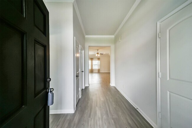 Building Photo - 13030 Laura Lake Dr
