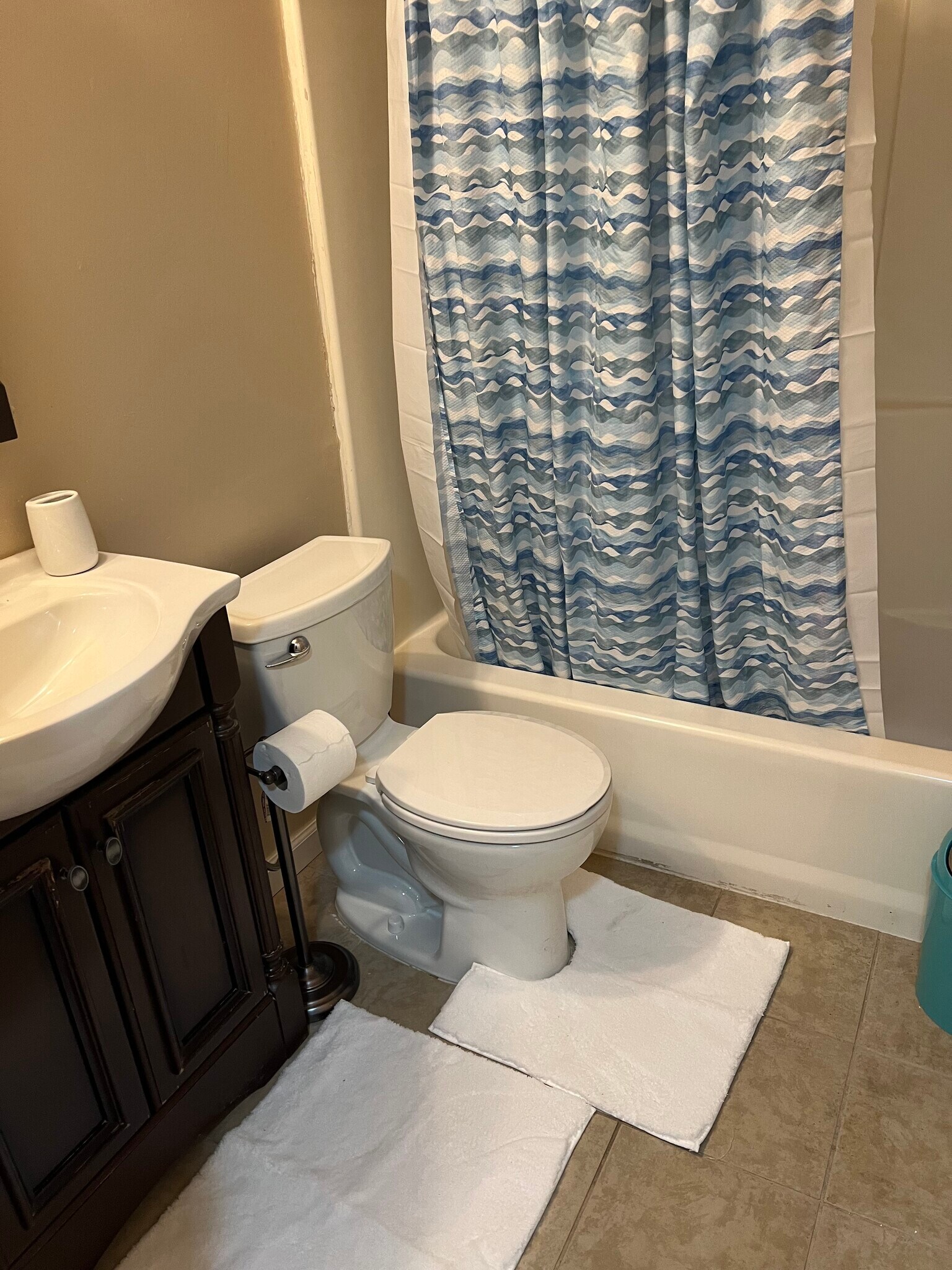 Building Photo - 700 Windsong Cir