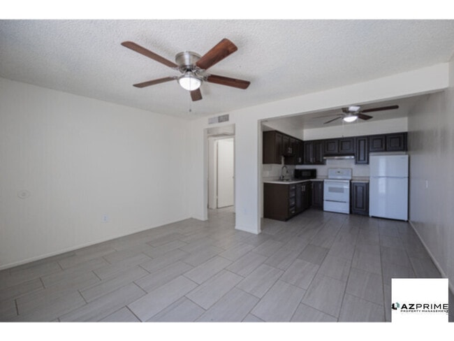 Building Photo - $500 OFF FIRST MONTH'S RENT MOVE IN SPECIAL! Introducing this Comfortable 2/1 Tempe Duplex!