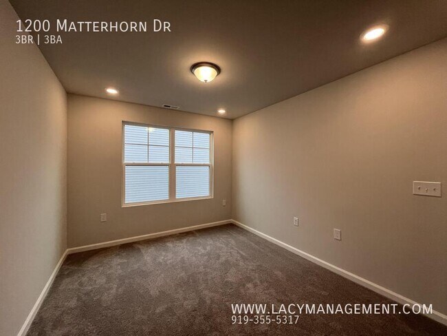 Building Photo - 1200 Matterhorn Dr