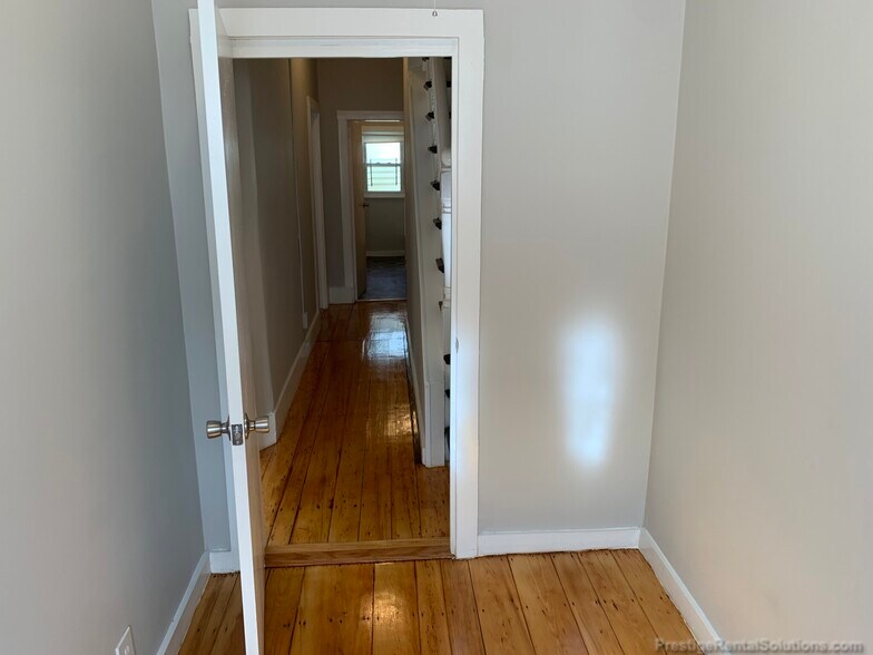 Building Photo - 6 Walk Hill St