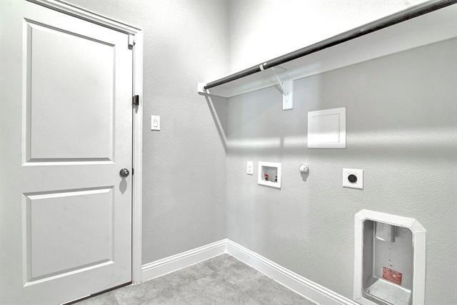 Building Photo - 2417 Griffith Park Dr