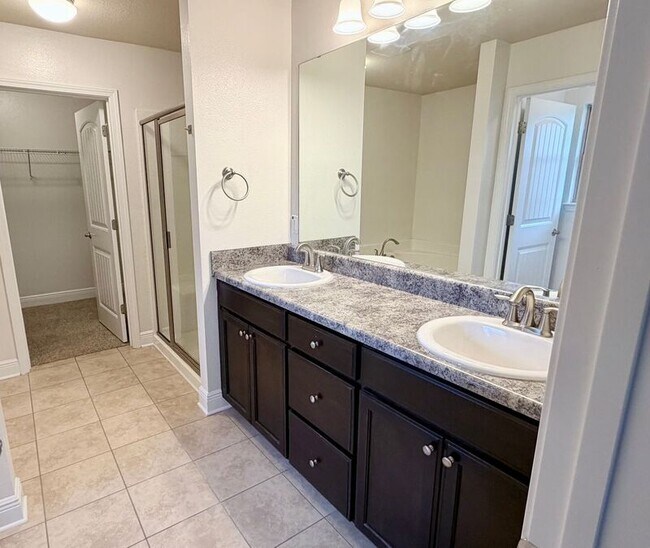 Building Photo - 4599 Belvedere Circle