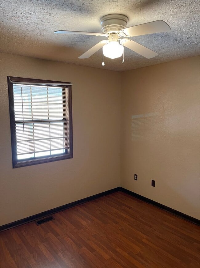 Building Photo - Available July 25th!!! No showings until June 1st