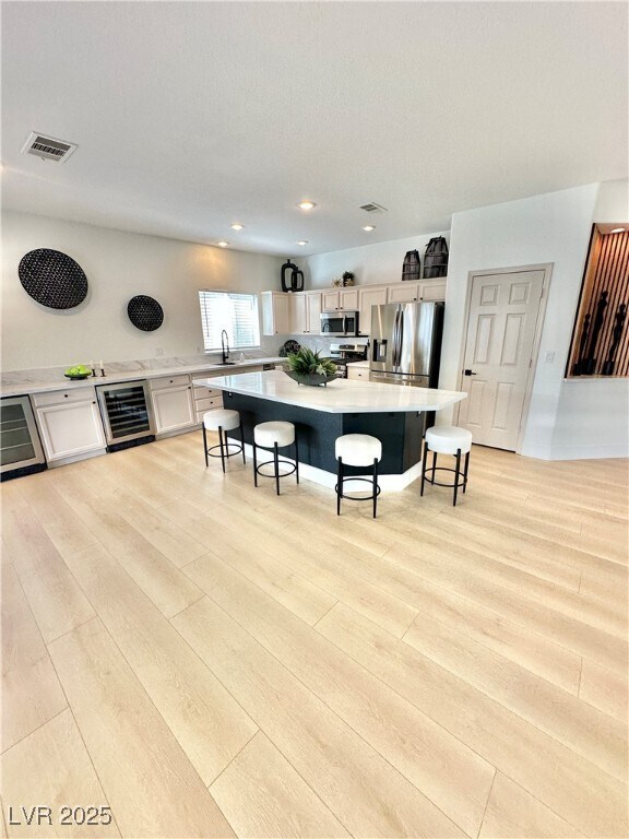 Building Photo - 10195 Queensbury Ave