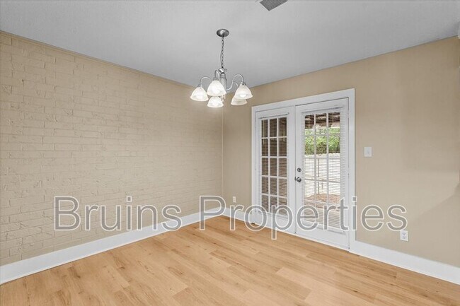 Building Photo - 1825 Johnson St