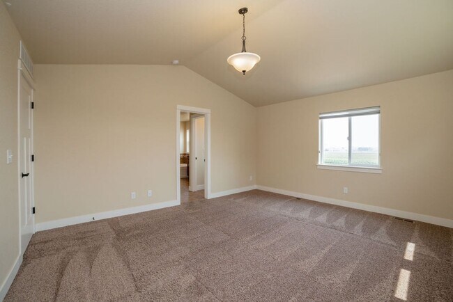 Building Photo - Bright & Spacious 3 Bed + Loft | 3-Car Garage in North Fort Collins