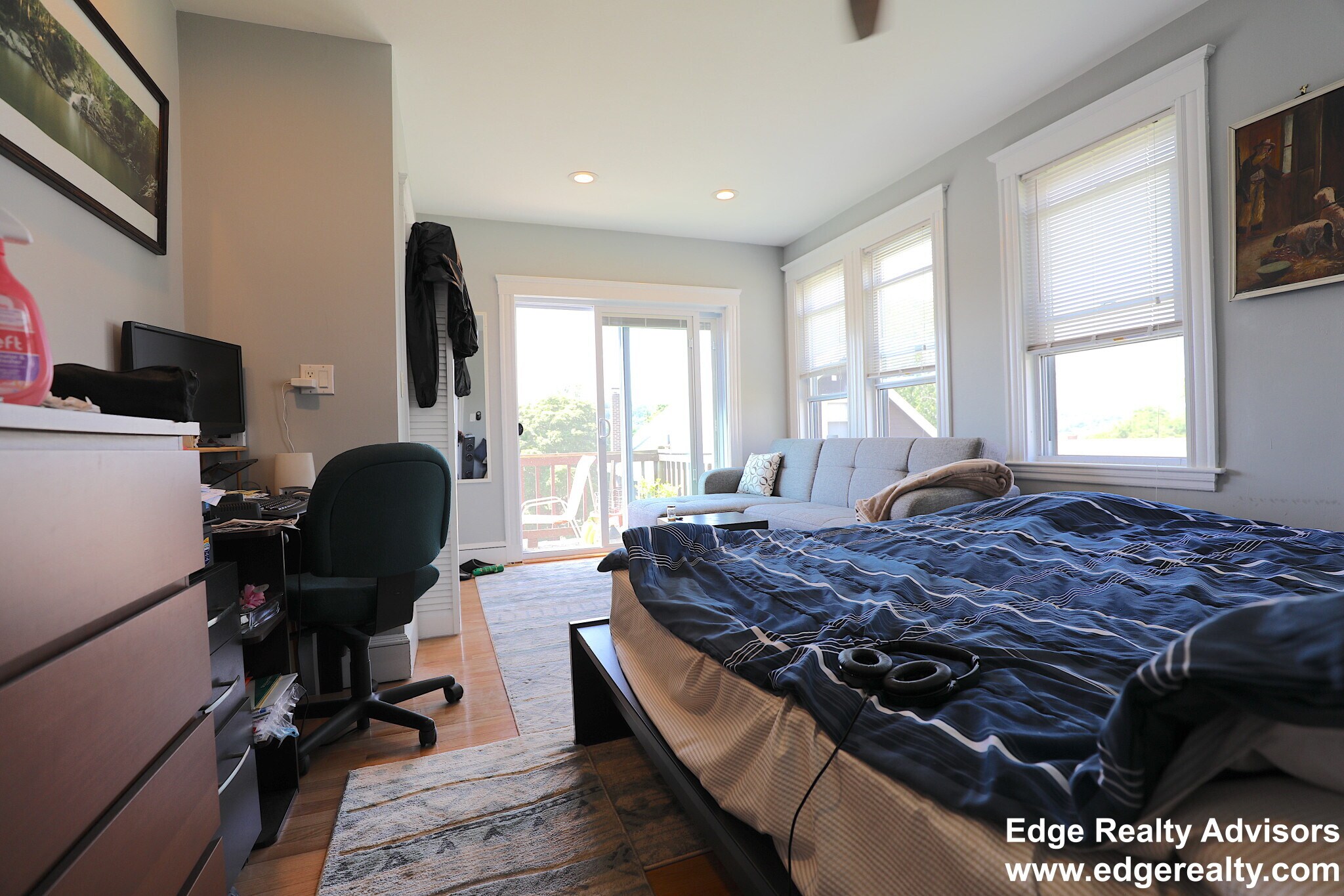 Building Photo - 68 S Crescent Circuit Cres