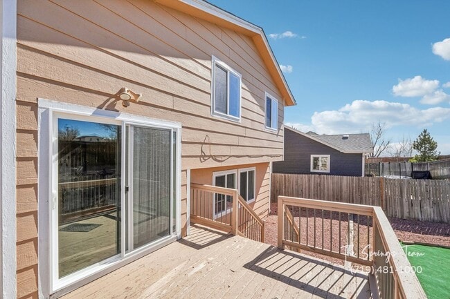 Building Photo - CHARMING 4-BEDROOM HOME NEAR FORT CARSON IN GLEN AT WIDEFIELD - Security Deposit Waiver Available