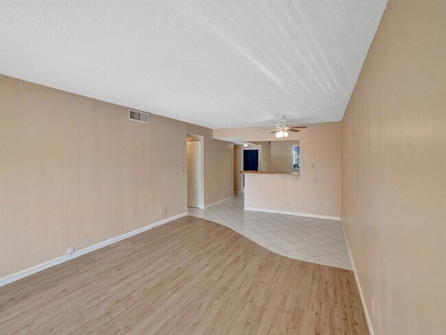 Building Photo - 3000 Riverside Dr