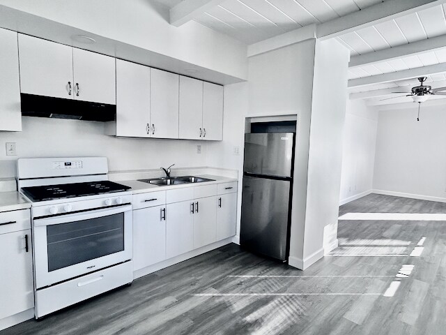 Kitchen - 8231 Camino Del Oro