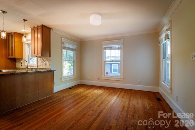 Building Photo - 435 Walnut Ave