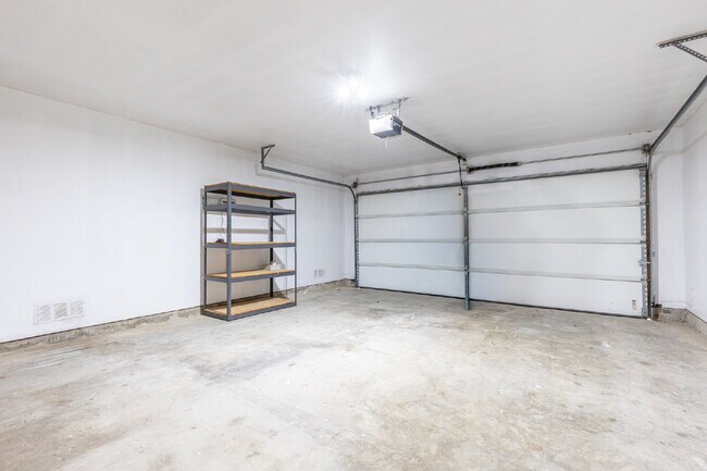 Building Photo - 5815 Southern Knoll