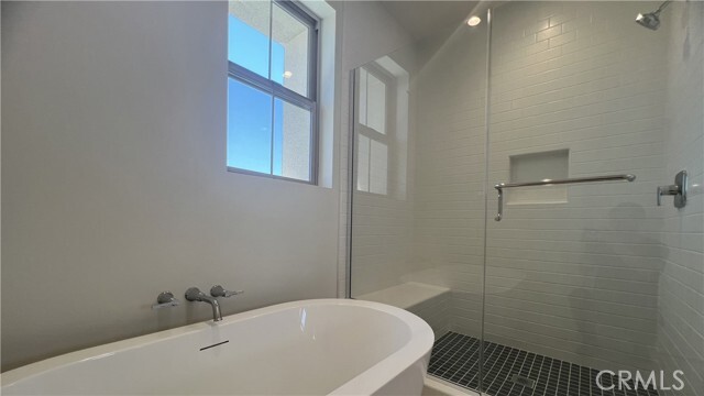 Building Photo - 110 Sunnyside