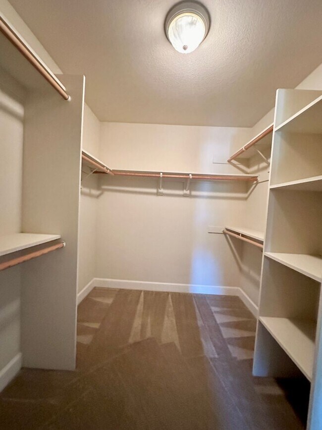 Building Photo - 1154 Galeria Cir