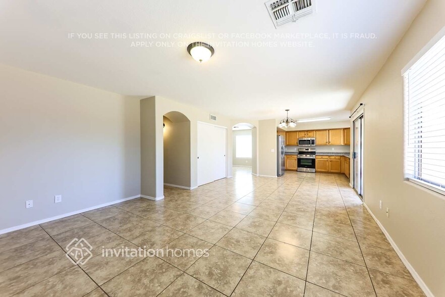 Building Photo - 12937 W Holly St