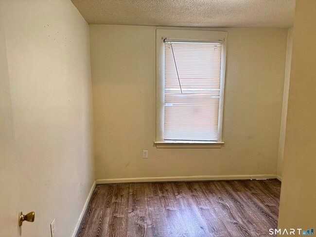 Building Photo - 282 Front Ave