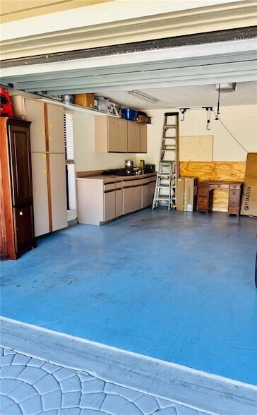 Building Photo - 3411 Avenida Madera
