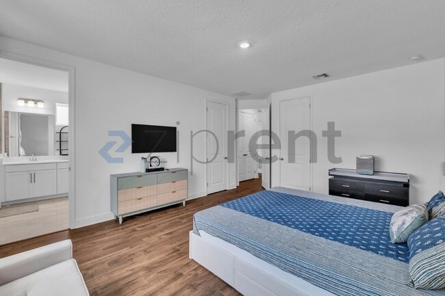 Building Photo - Unit
