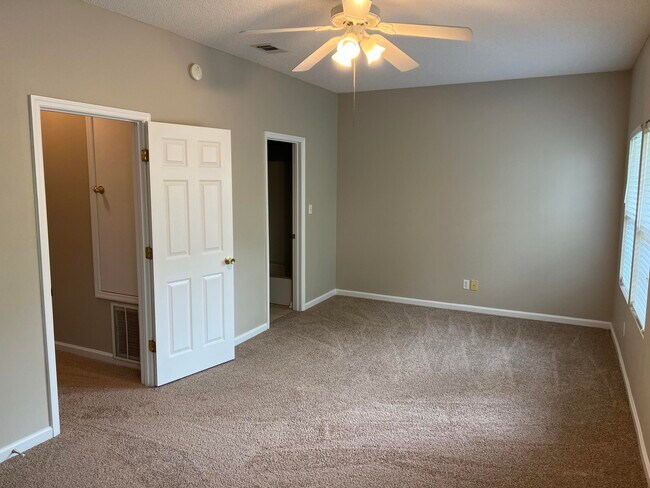 Building Photo - 732 E Mack Bayou Dr