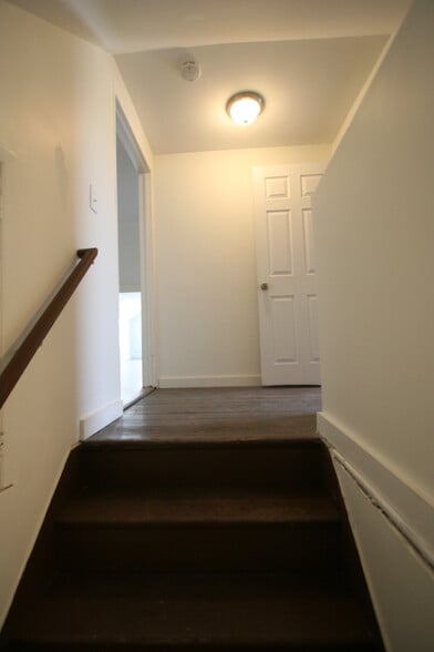 Building Photo - 6 Hammersley Ave