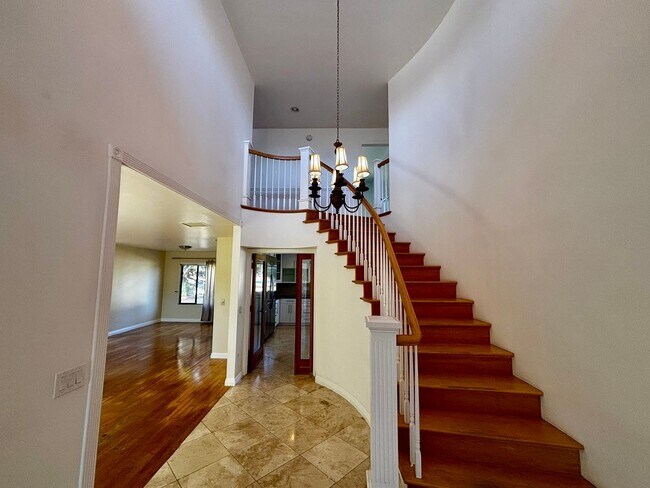 Building Photo - Beautiful La Jolla Alta Home!