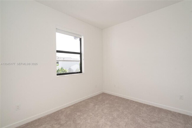 Building Photo - 270 SW 159th Pl
